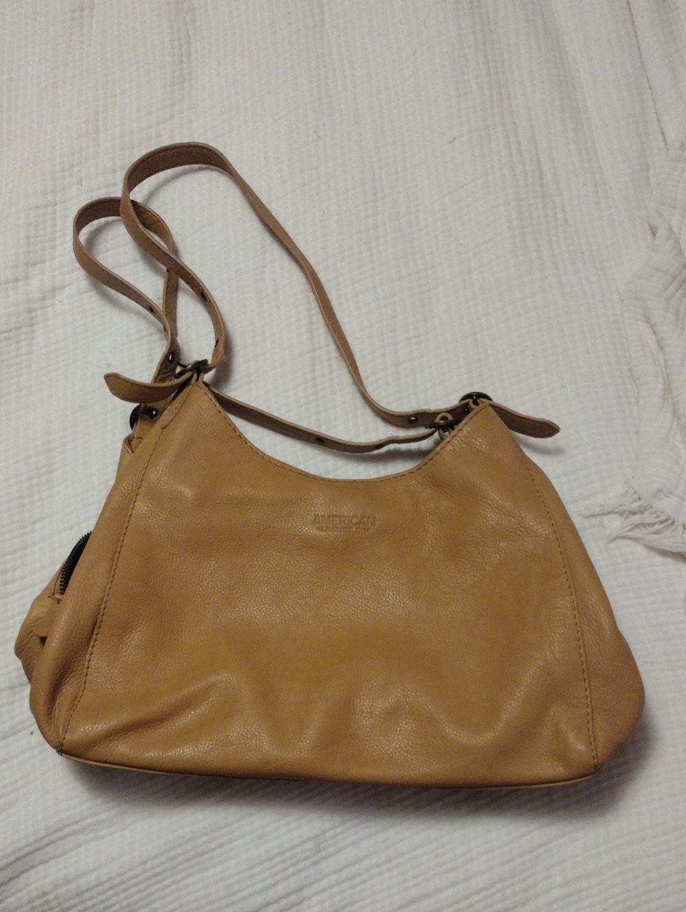 Classic Tan Leather Shoulder Bag - Everyday Carry